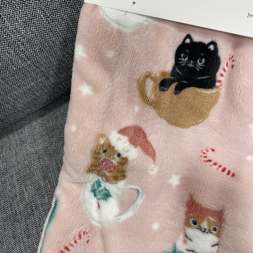 Pink Christmas Cats & Coffee Cups πββ¬π©·ππ Plush Holiday Throw blanket NwT - Picture 4 of 10